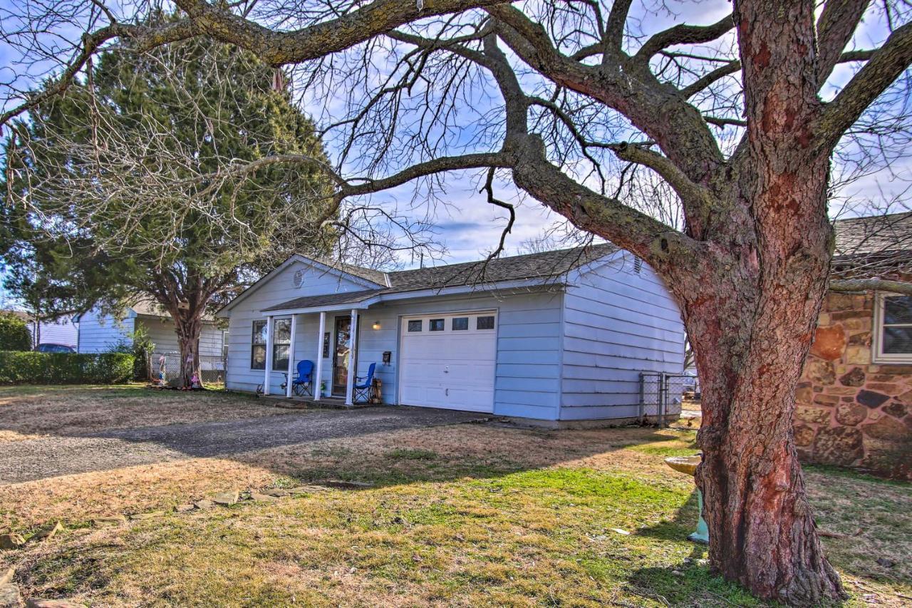 Dog-Friendly Bartlesville Retreat With Yard! Buitenkant foto