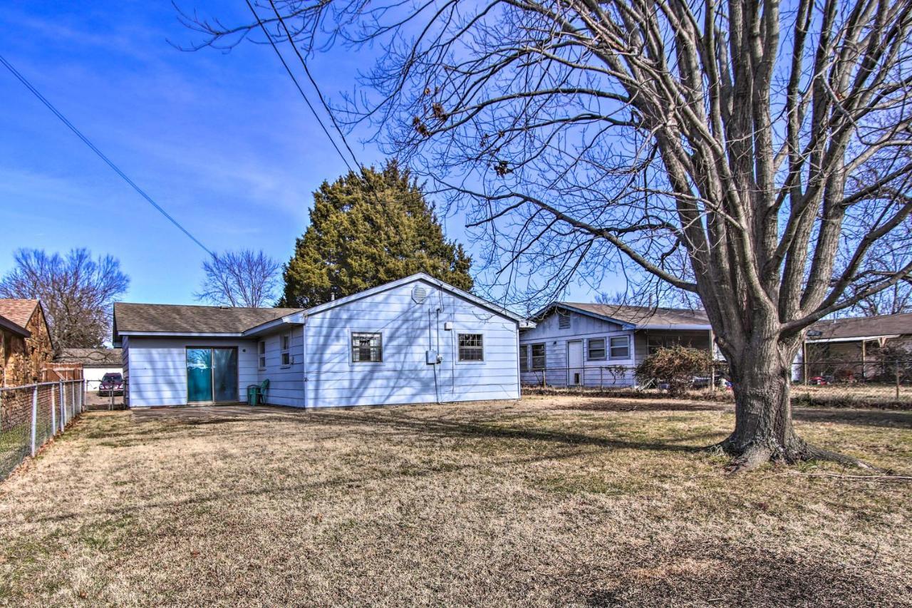 Dog-Friendly Bartlesville Retreat With Yard! Buitenkant foto